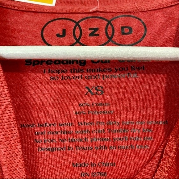 JZD Women’s Corazón Latino Short Sleeve Graphic Tee Shirt Red NWT - Picture 3 of 6